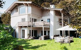 Holidaysun, Chalet Lucky, Detached Villa, 1000 qm garden, mountainview, BBQ&bikes&sunbeds for free
